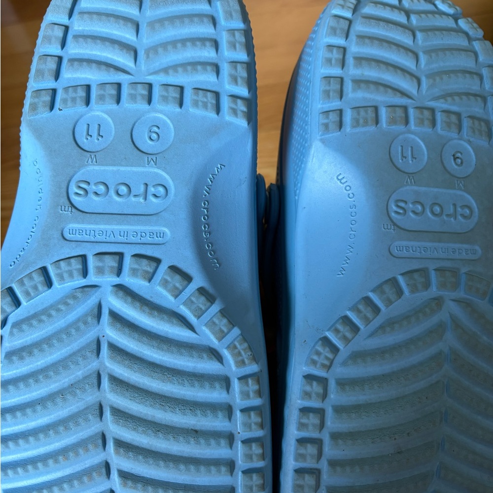 Stitch Crocs - Picture 2 of 2